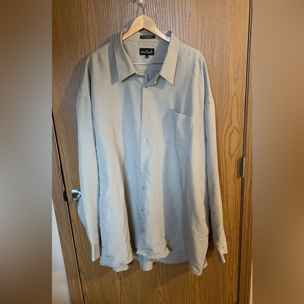 Men’s Big and Tall 6XLT button up dress shirt